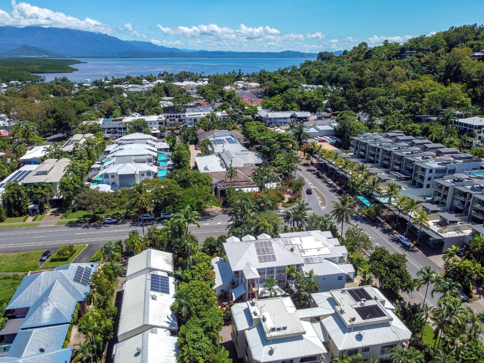 Port Douglas Apartments - Adults Only Oasis Exterior photo