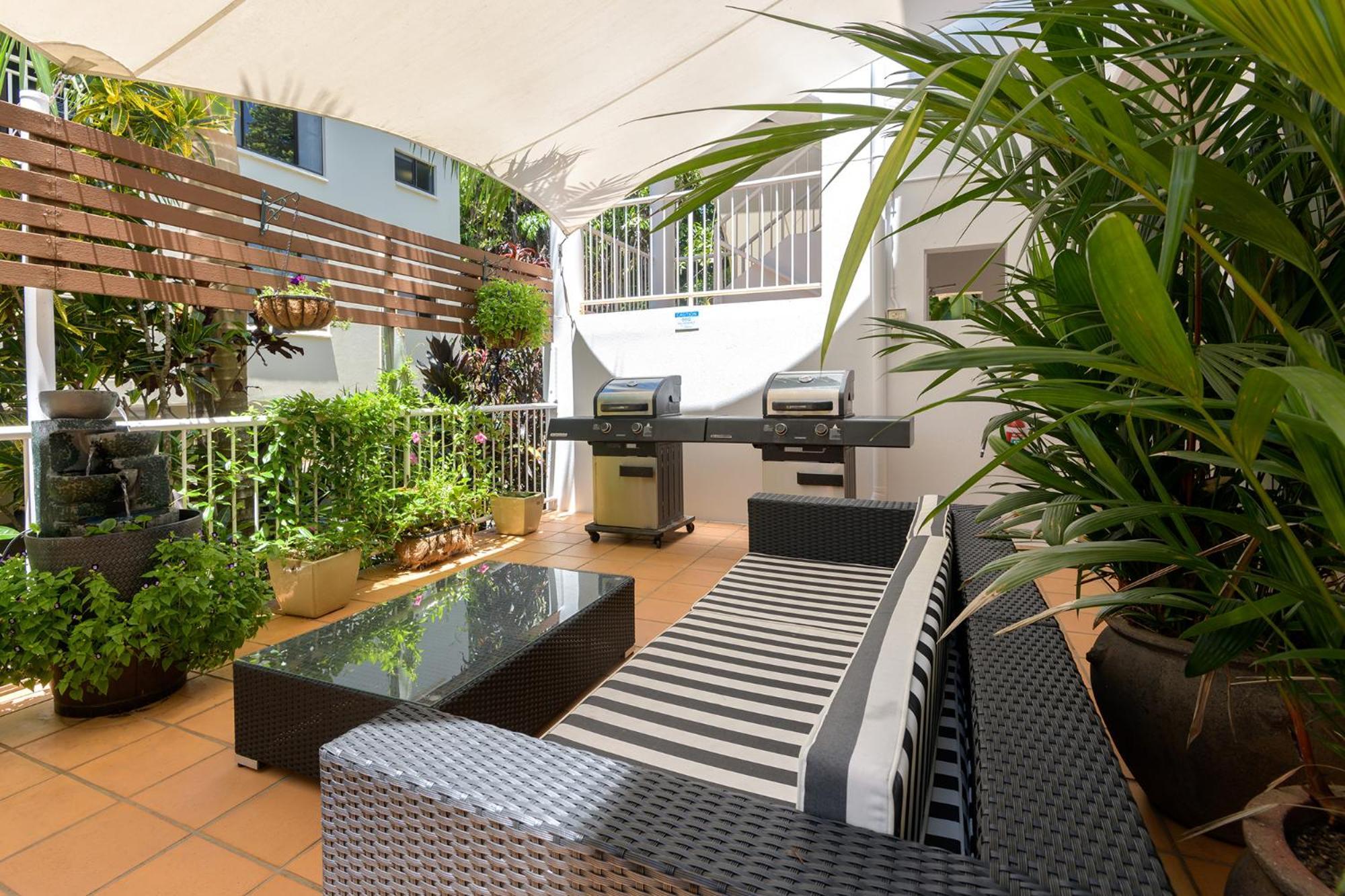 Port Douglas Apartments - Adults Only Oasis Exterior photo